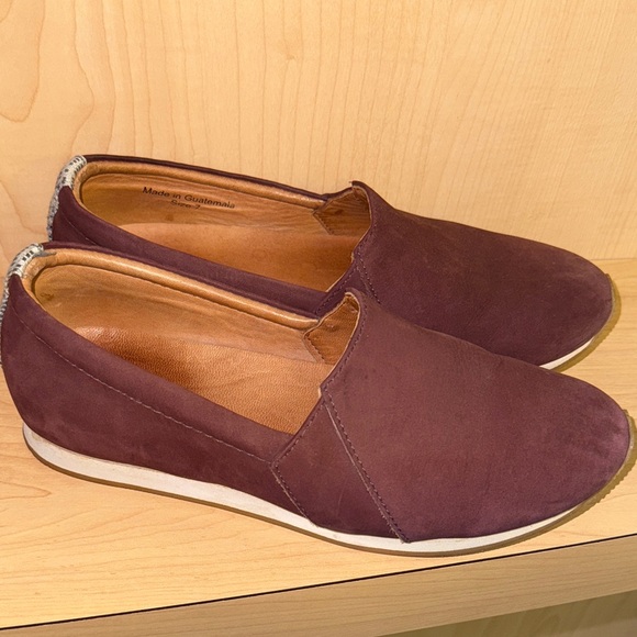 The Root Collective Womens Wine Slip-On Flat Shoes - Picture 1 of 12